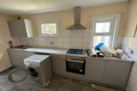 2 bedroom flat to rent, Tudor Road,  London, E6