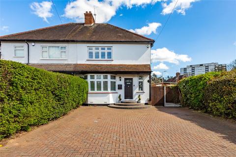 3 bedroom semi-detached house for sale - Slewins Lane, Hornchurch, RM11