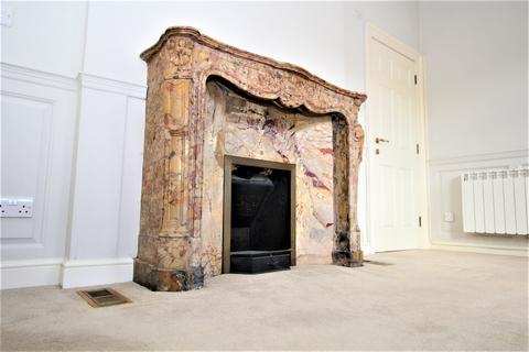 undefined, High Street, Alton, Hampshire, GU34