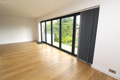 undefined, Alma Avenue, RM12