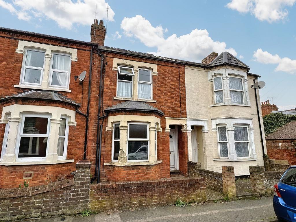 Anson Road, Wolverton, MK12 3 bed terraced house £275,000