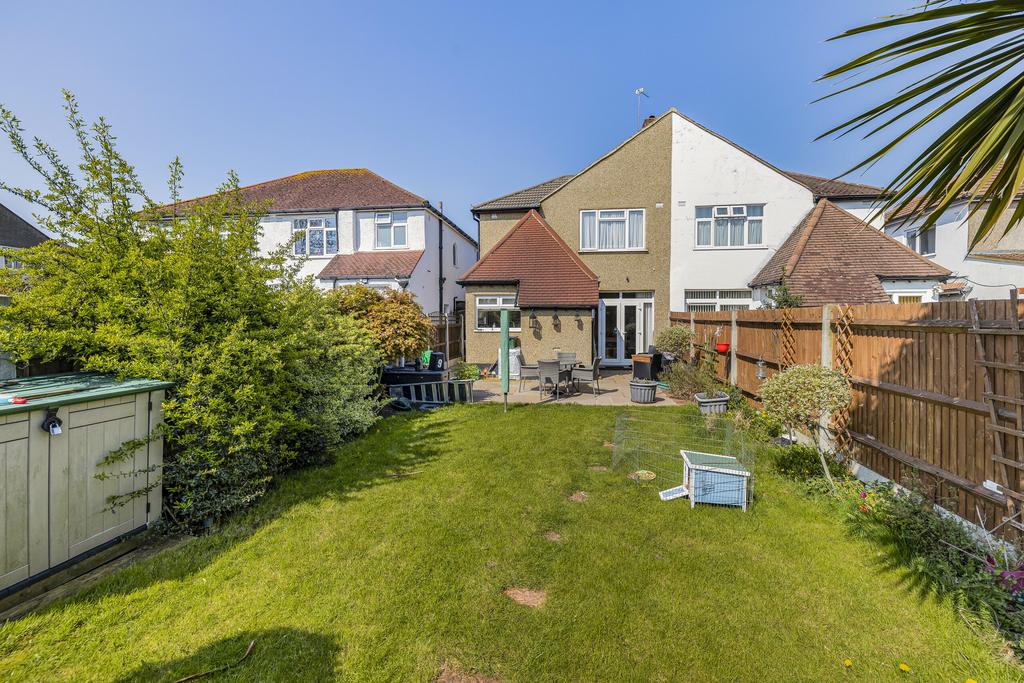 Elstan Way Garden 2