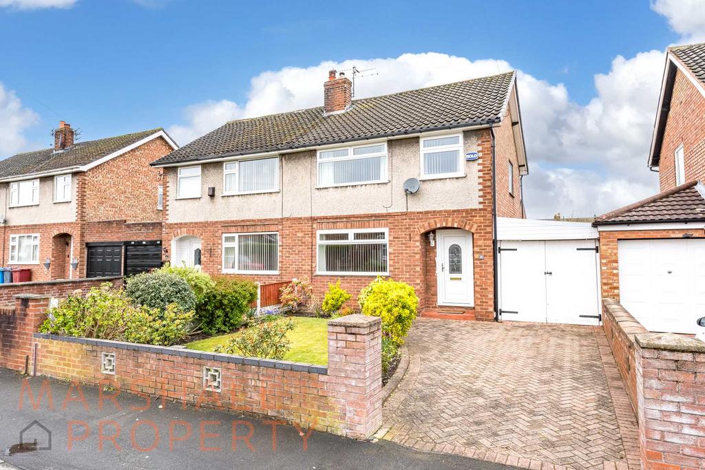 Rutland Avenue, Halewood Village, L26 3 bed semidetached house £230,000