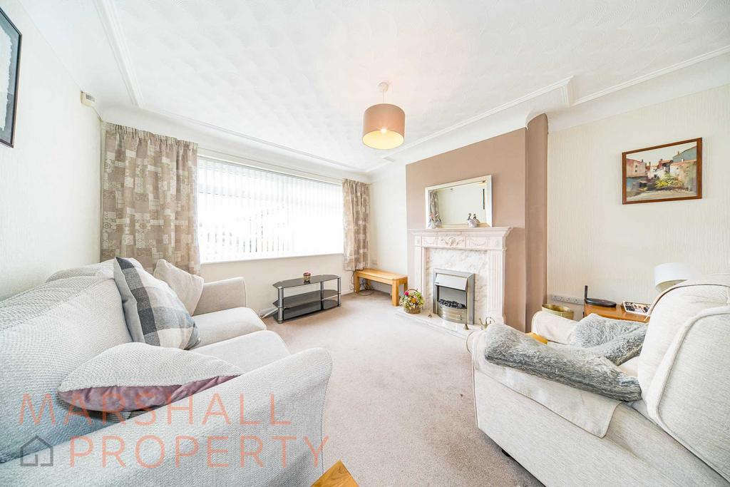 Rutland Avenue, Halewood Village, L26 3 bed semidetached house £230,000