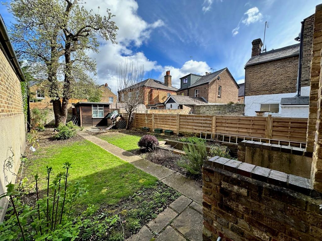 Grove Road, Windsor, Berkshire, SL4 3 bed semidetached house £699,950