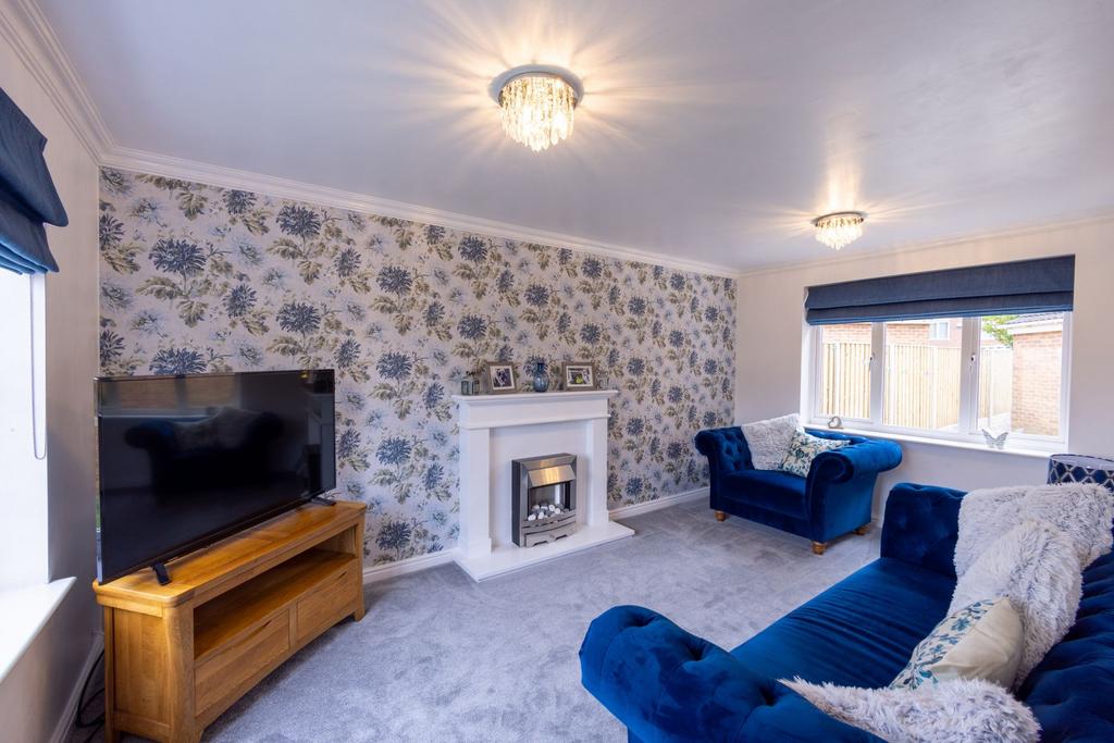 Burnley's Mill Road, Gomersal 3 bed semidetached house £240,000