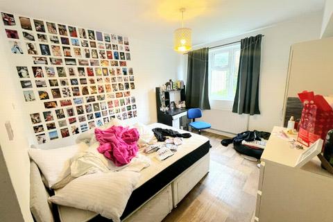 3 bedroom flat to rent, Fairbridge Road, Archway, N19