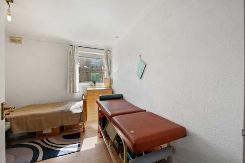 4 Bramall Close, London, E15 1RR