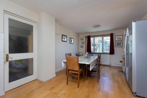 3 Northbank Craigie Place, Perth, PH2 0BB