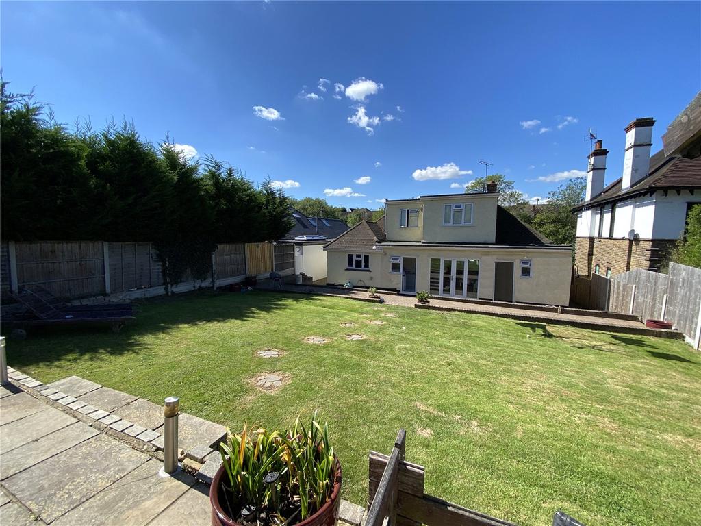 Crown Hill, Rayleigh, Essex, SS6 4 bed bungalow for sale £699,995