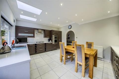 16 Fishers Drive, Shirley, Solihull, B90 1QH