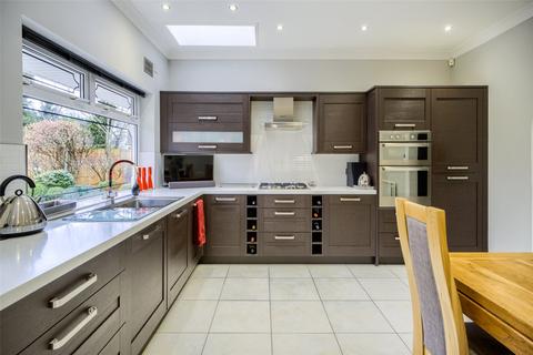 16 Fishers Drive, Shirley, Solihull, B90 1QH