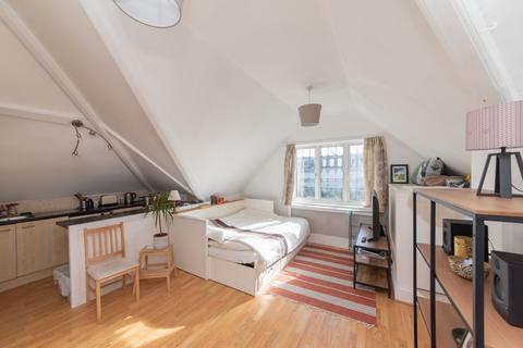 undefined, Great North Road, Highgate, N6