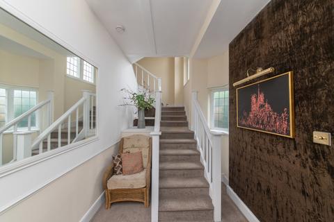undefined, Great North Road, Highgate, N6