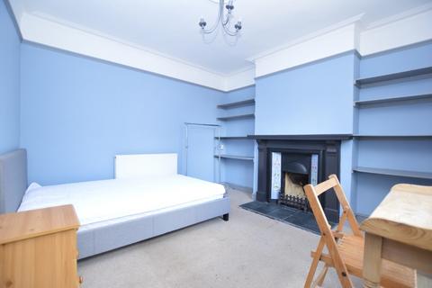 3 bedroom terraced house to rent, Livingstone Street, Norwich, NR2
