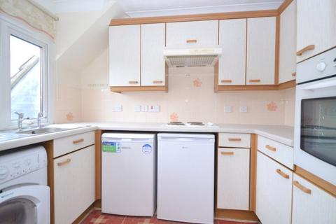 1 bedroom retirement property for sale, Lords Bridge Court, Mervyn Road, Shepperton, TW17