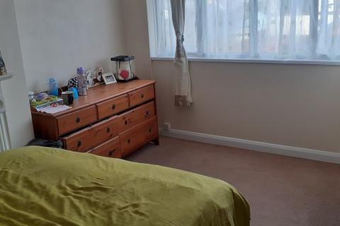 9 Sydney Crescent, Ashford, TW15 2BJ
