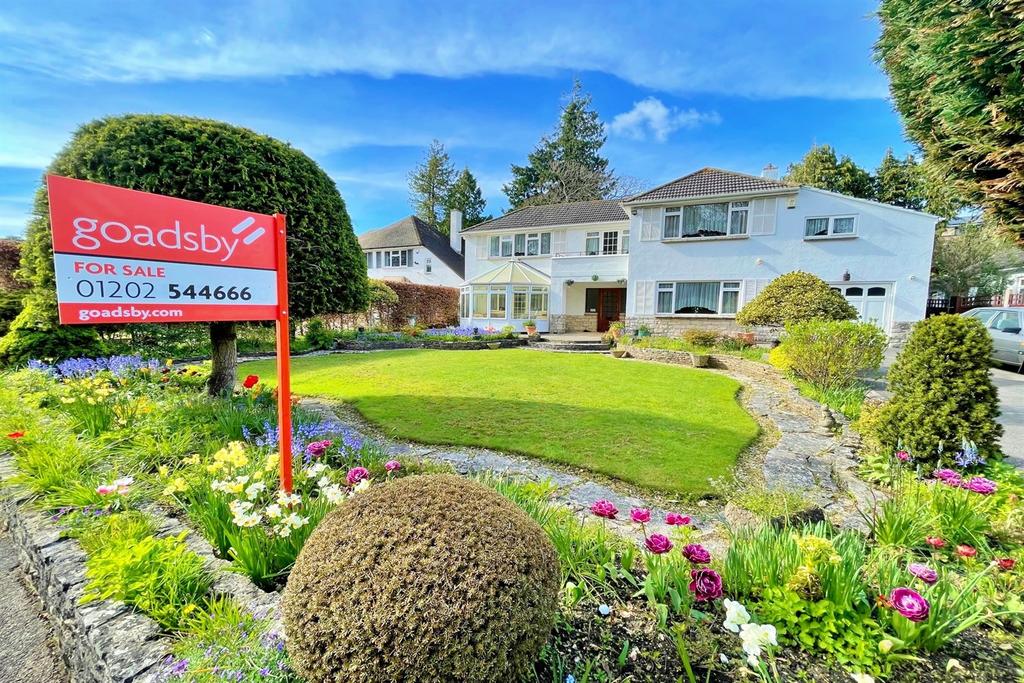 Queens Park 4 bed detached house for sale £750,000
