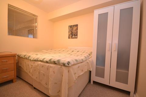 1 bedroom flat to rent, Viewcraig Gardens, Edinburgh, EH8