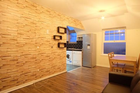 2 bedroom flat for sale, Warren Way, Edgware HA8