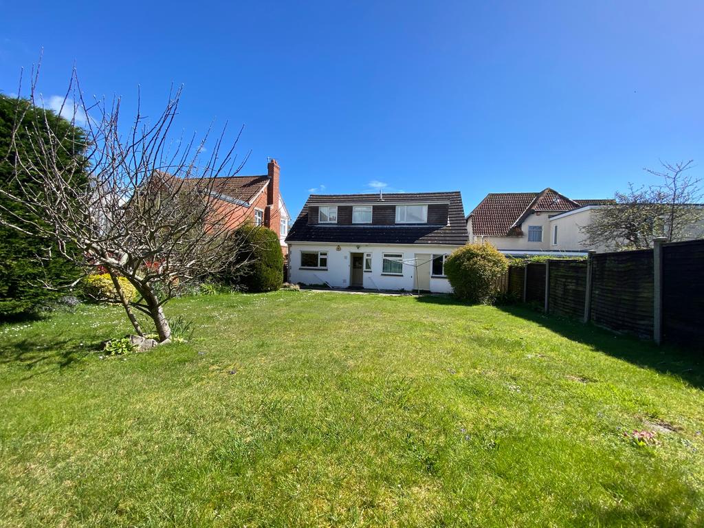 Lynmoor Road, Weymouth 3 bed detached house £550,000
