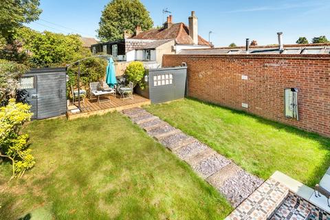 3 bedroom bungalow to rent, Middle Hill, Egham, Surrey, UK, TW20
