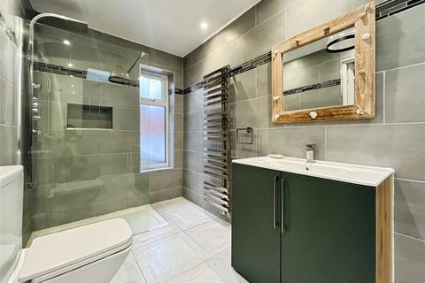 3 bedroom bungalow to rent, Middle Hill, Egham, Surrey, UK, TW20