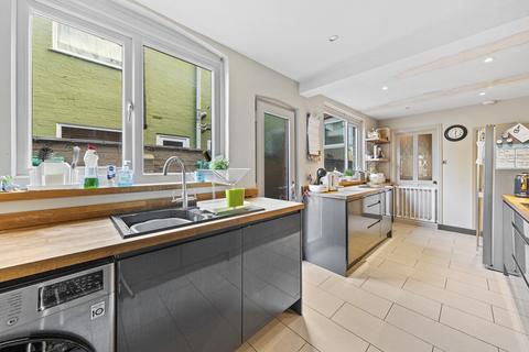 52 Broadway, Kettering, NN15 6DD