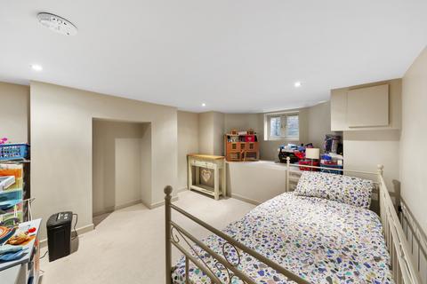 52 Broadway, Kettering, NN15 6DD