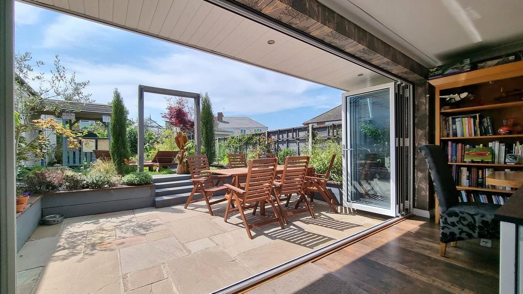 Amberley Avenue, Bedworth, CV12 3 bed semidetached house for sale £