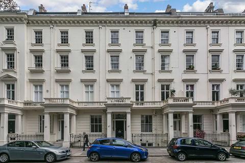 Studio to rent, St George`s Square, Pimlico, SW1V