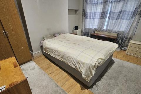 4 bedroom house share to rent, Normanby Street, Manchester M14