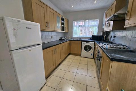 4 bedroom house share to rent, Normanby Street, Manchester M14