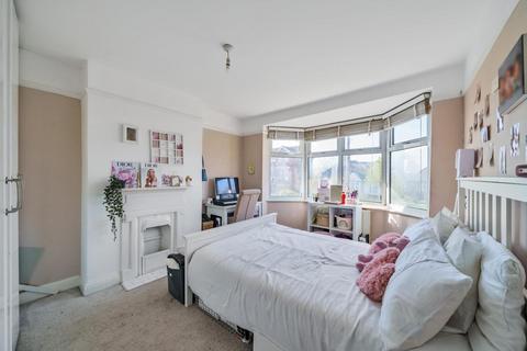 12 Canham Road, London, SE25 6RZ