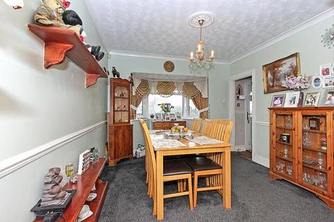 4 bedroom detached house for sale, Keycol Hill, Sittingbourne, Kent, ME9