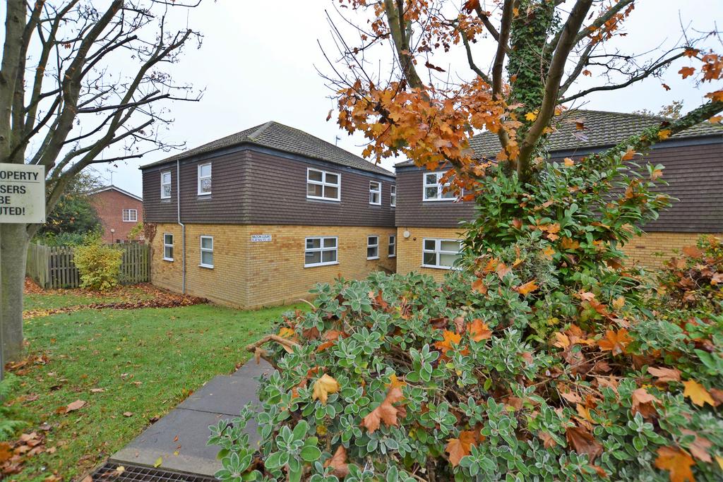 Smarts Green, Cheshunt EN7 1 bed apartment £1,050 pcm (£242 pw)