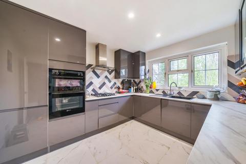 20 Hill Close, Stanmore, HA7 3BS