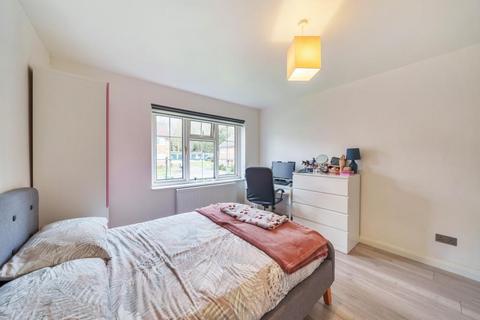 20 Hill Close, Stanmore, HA7 3BS