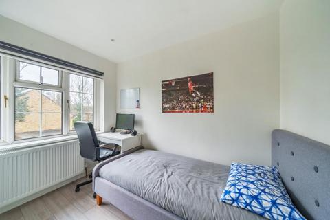 20 Hill Close, Stanmore, HA7 3BS