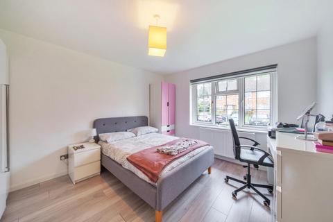 20 Hill Close, Stanmore, HA7 3BS