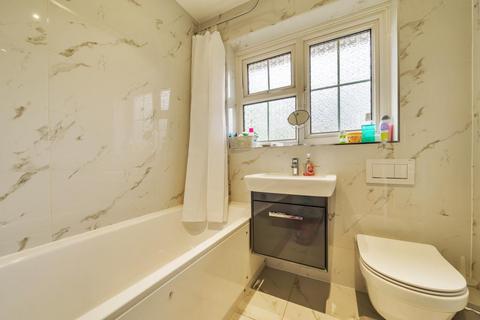 20 Hill Close, Stanmore, HA7 3BS