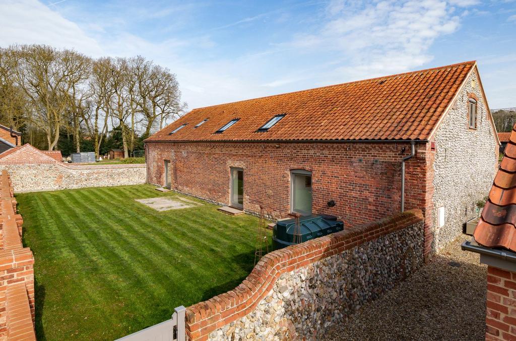 Manor Farm Barns, Bessingham, Norwich, Norfolk 4 bed barn conversion