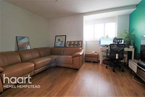 1 bedroom flat to rent, Stewart Lodge