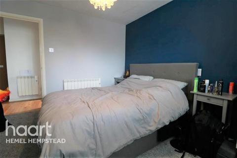 1 bedroom flat to rent, Stewart Lodge