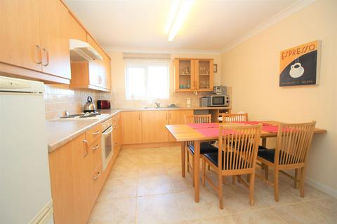 2 bedroom flat for sale, Stedman Court, Belsize Avenue, Jaywick, Clacton-on-Sea