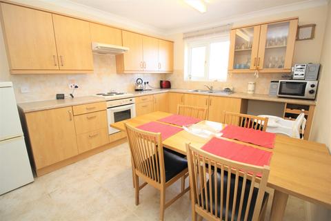 2 bedroom flat for sale, Stedman Court, Belsize Avenue, Jaywick, Clacton-on-Sea