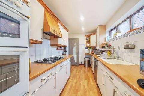 37 Hinksey Close, Slough, SL3 8EB