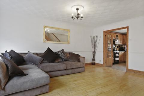 39 Kidd Place, London, SE7 8HF