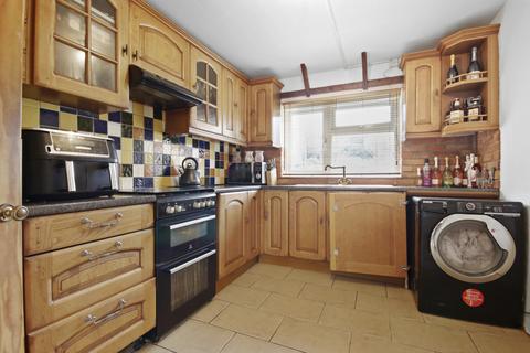 39 Kidd Place, London, SE7 8HF