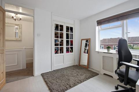 39 Kidd Place, London, SE7 8HF